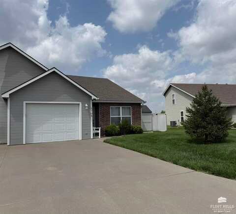 2708 Buttonwood Drive, Manhattan, KS 66502