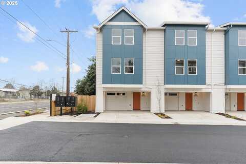 Se Division St, Portland, OR 97236