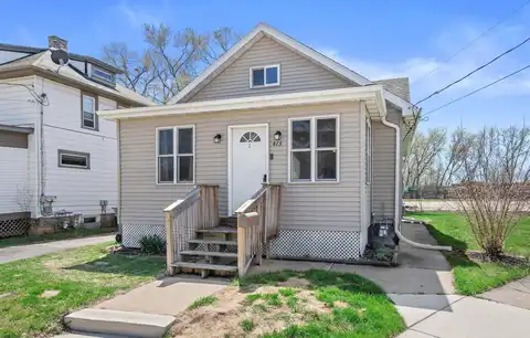 413 W Milwaukee St, Watertown, WI 53094