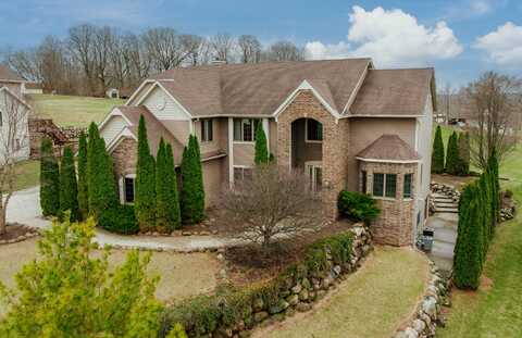 585 Overlook Pass, Fredonia, WI 53021