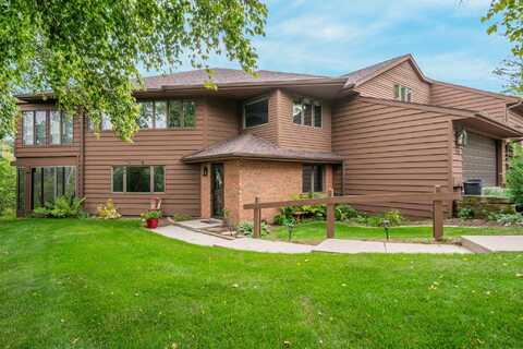 2839 Windepoint Ct, Sheboygan, WI 53083