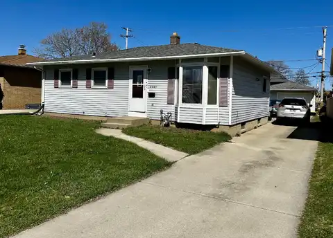 4948 S 15th St, Milwaukee, WI 53221