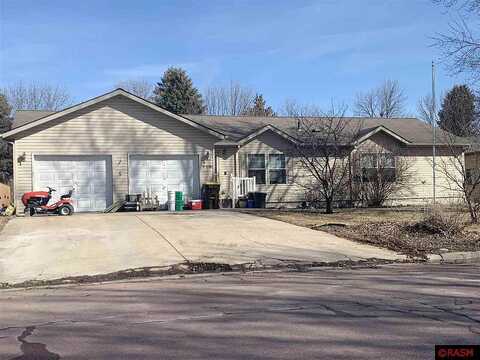Se Gage Avenue, Madelia, MN 56062