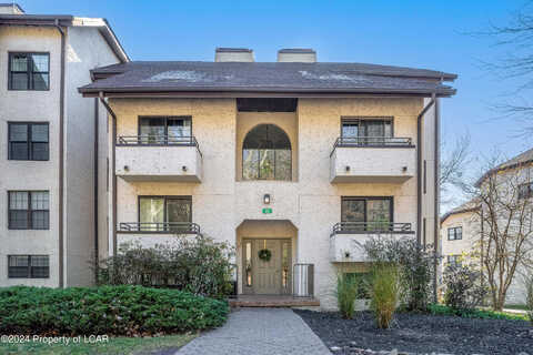 Midlake Drive, Lake Harmony, PA 18624