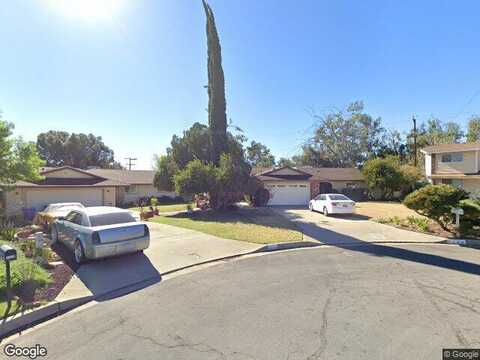 N Baldridge Canyon Ct, Highland, CA 92346