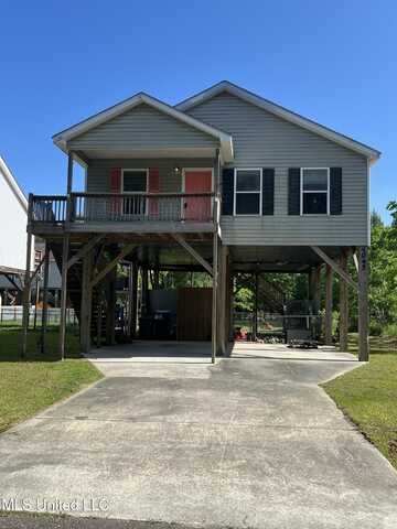 4045 Sixteenth Street, Bay Saint Louis, MS 39520