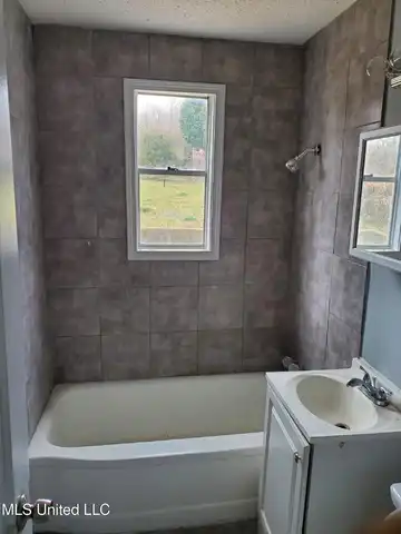 2067 Corry Road, Memphis, TN 38106
