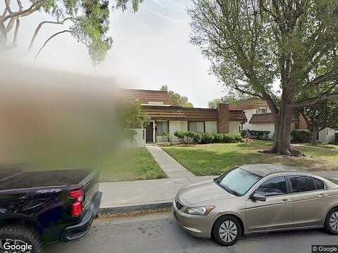 Larwin Ave #25, Chatsworth, CA 91311