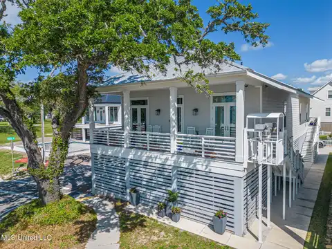 4832 W Beach Boulevard, Gulfport, MS 39501