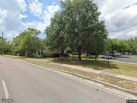 Winsford Oak Boulevard, Tampa, FL 33624