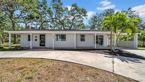 8262 26TH AVENUE N, Saint Petersburg, FL 33710