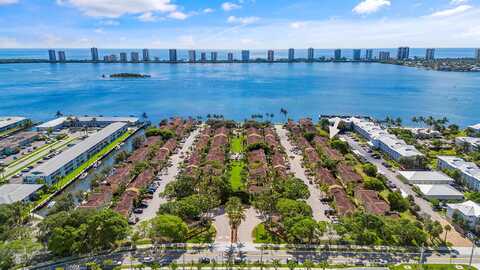 Lake Shore Drive, Lake Park, FL 33403
