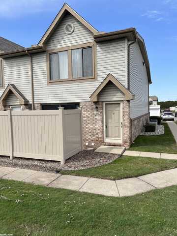 50471 BAY RUN NORTH, Chesterfield, MI 48047
