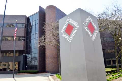 10 S Main, Mount Clemens, MI 48043