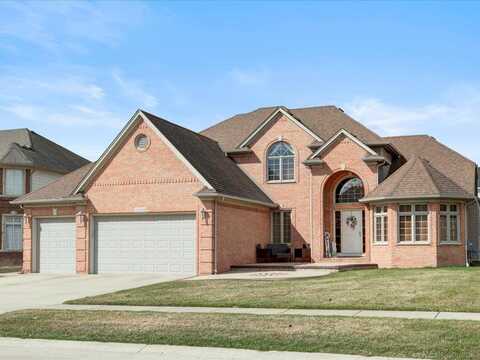 50569 Pinnacle Woods, Macomb, MI 48042
