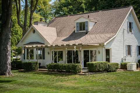 33 Ferro, Sanford, MI 48657
