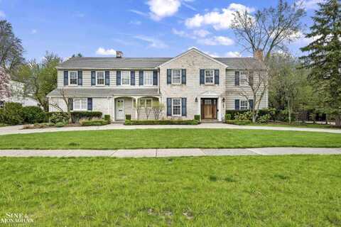 88 Sunningdale, Grosse Pointe Shores, MI 48236