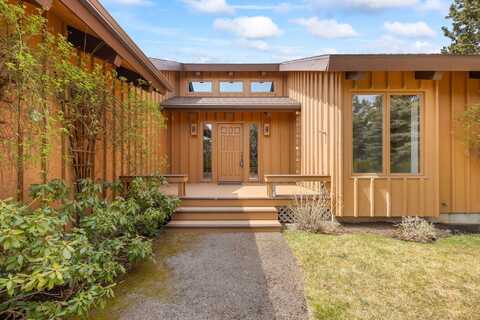 64675 Boones Borough Drive, Bend, OR 97701