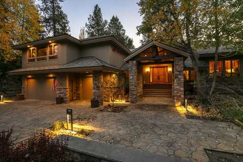 17975 N Course Lane, Sunriver, OR 97707