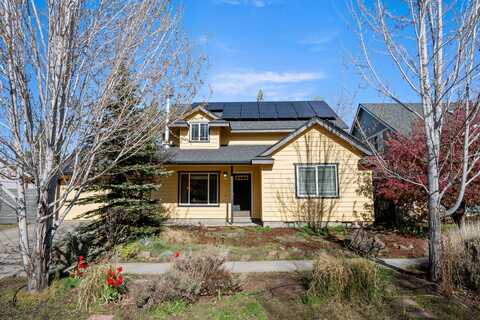 828 NE Robin Court, Bend, OR 97701