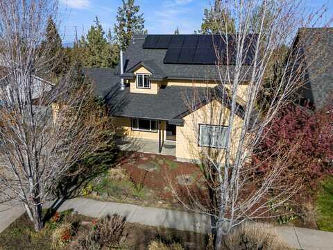 828 NE Robin Court, Bend, OR 97701