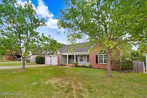 612 Fairbluff Drive, Hope Mills, NC 28348