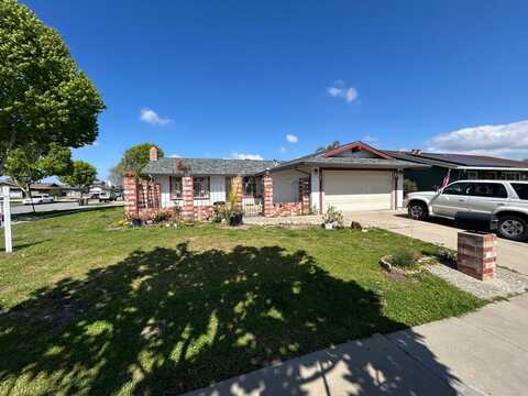 983 Flint WAY, SALINAS, CA 93907