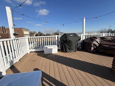 587 E 4th, Boston, MA 02127