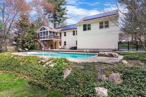 74 Oxford Drive, Franklin, MA 02038