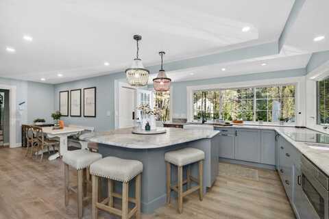 154 Topsfield Rd, Boxford, MA 01921