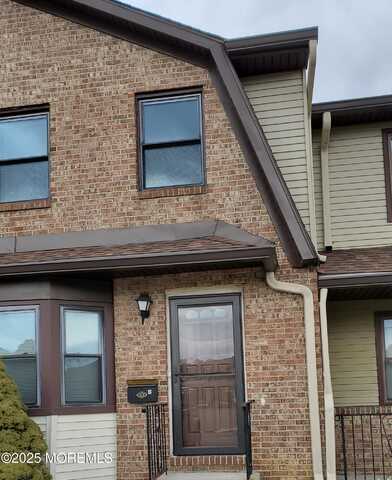 41 Village Green Way, Hazlet, NJ 07730