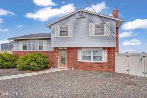 33 W Delaware Drive, Little Egg Harbor, NJ 08087