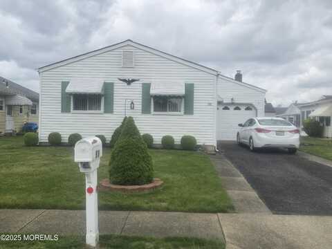90 Cabrillo Boulevard, Toms River, NJ 08757