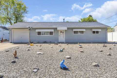 17 Easy Street, Toms River, NJ 08757
