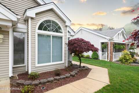 2271 Kira Court, Toms River, NJ 08755