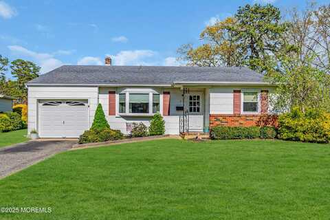 5 Oxford Drive, Toms River, NJ 08757