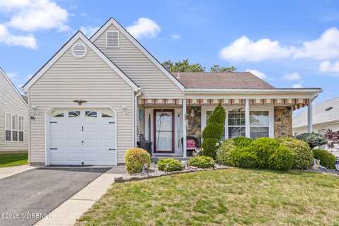 195 Canterbury Lane, Toms River, NJ 08757