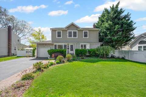 613 14th Street, West Babylon, NY 11704
