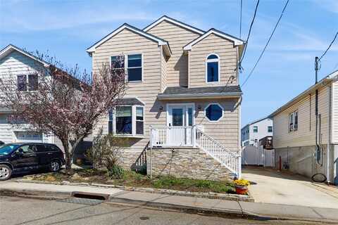 647 Lincoln Street, Baldwin Harbor, NY 11510