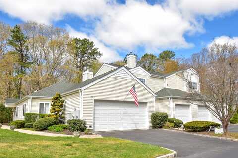 172 Gothic Circle, Manorville, NY 11949