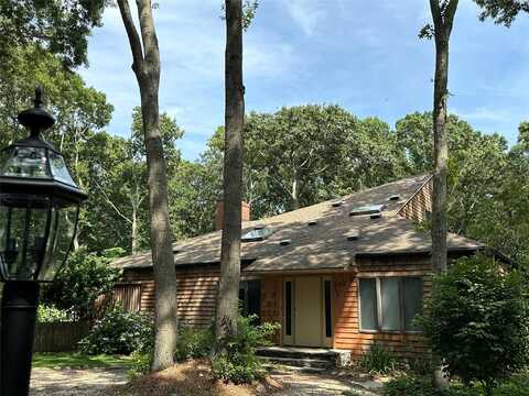 101 Noyac Path, Water Mill, NY 11976
