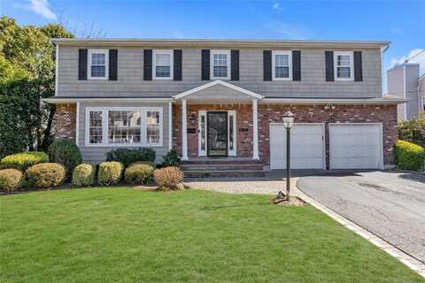 21 Chestnut Avenue, Glen Head, NY 11545