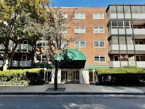 100 Lincoln Lincoln Avenue, Mineola, NY 11501