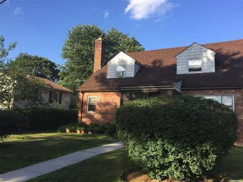 2 Dogwood Lane, Glen Cove, NY 11542