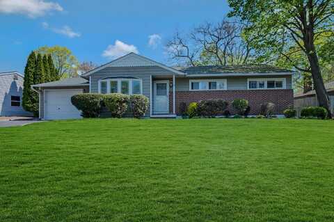 3 Kerry Avenue, Huntington, NY 11743