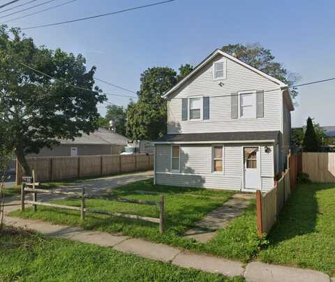 313 Osborn Avenue, Riverhead, NY 11901