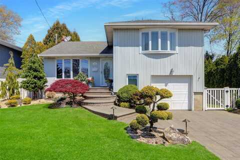 233 Willow Street, Massapequa Park, NY 11762