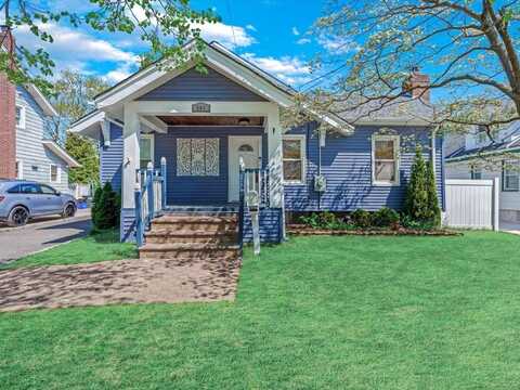 565 Baldwin Avenue, North Baldwin, NY 11510