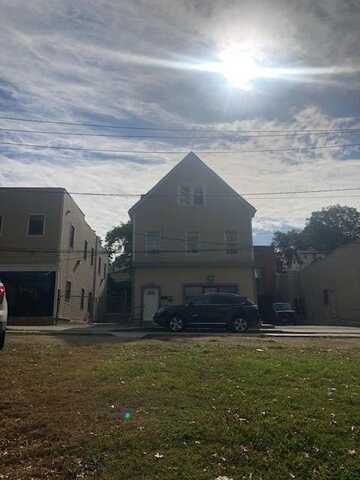 17 S Macquesten Parkway, Mount Vernon, NY 10550