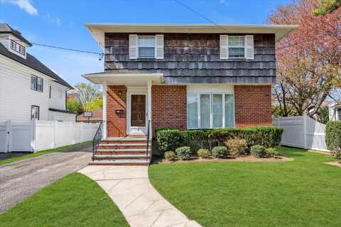 7 Sunset Avenue, Lynbrook, NY 11563